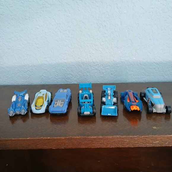 Hot Wheels Mattel Lot 36 Cars w/ Carrying Case Holds 100 Cars - Picture 15 of 16